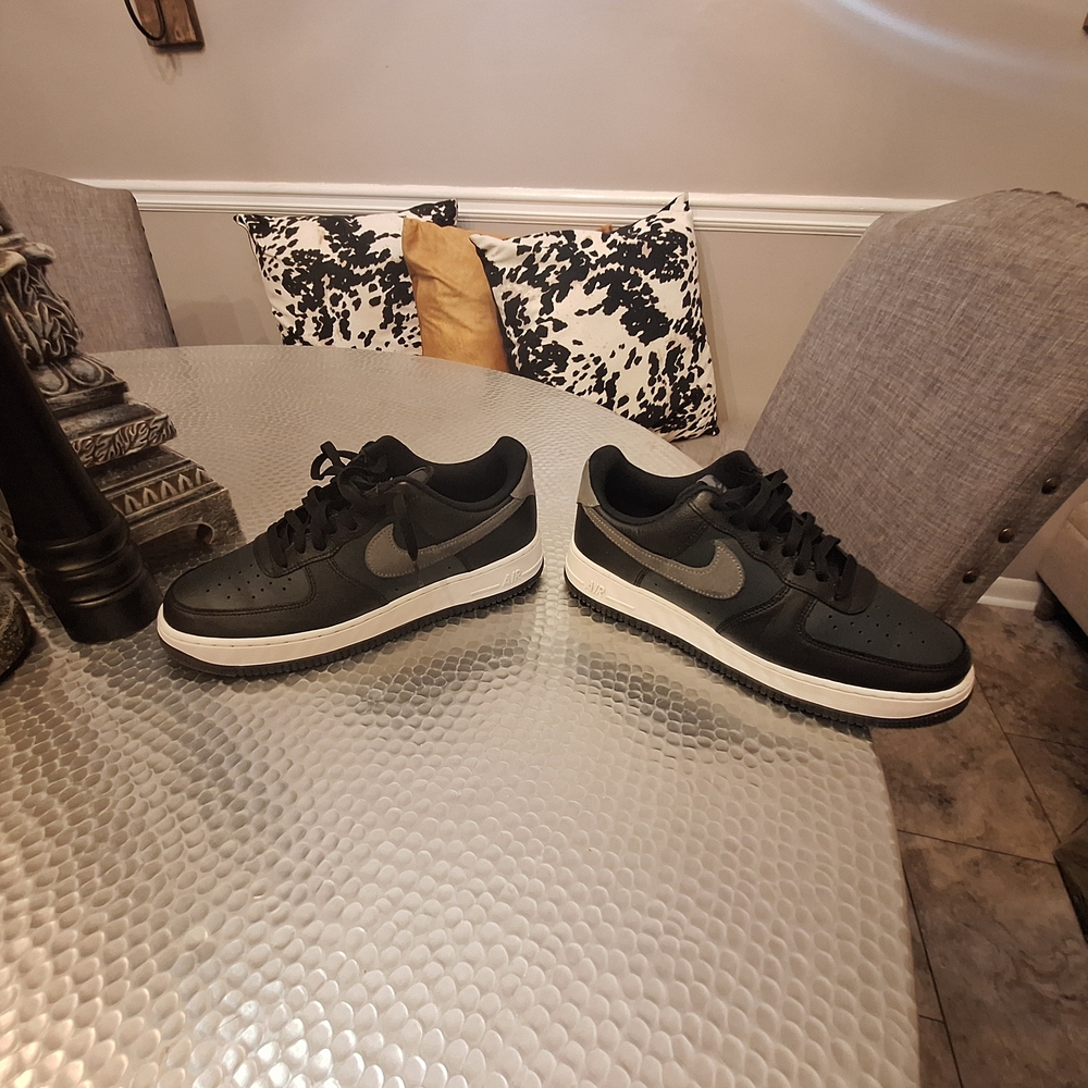 Stylish Black and Gray Men's Sneakers